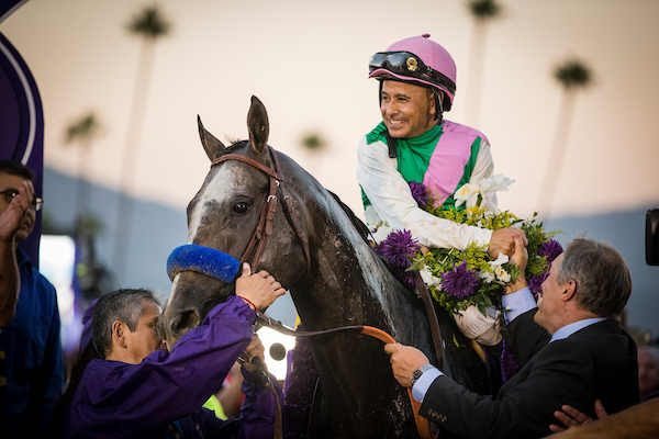 Víctor Espinoza el jockey orgullo de México