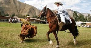 Hombre a caballo mujer