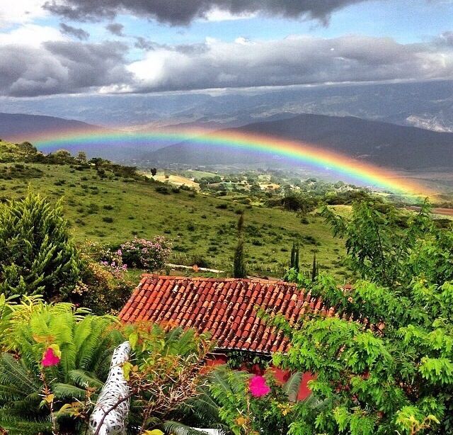 Venezuela, un arcoíris  de tradiciones – Gustavo Mirabal
