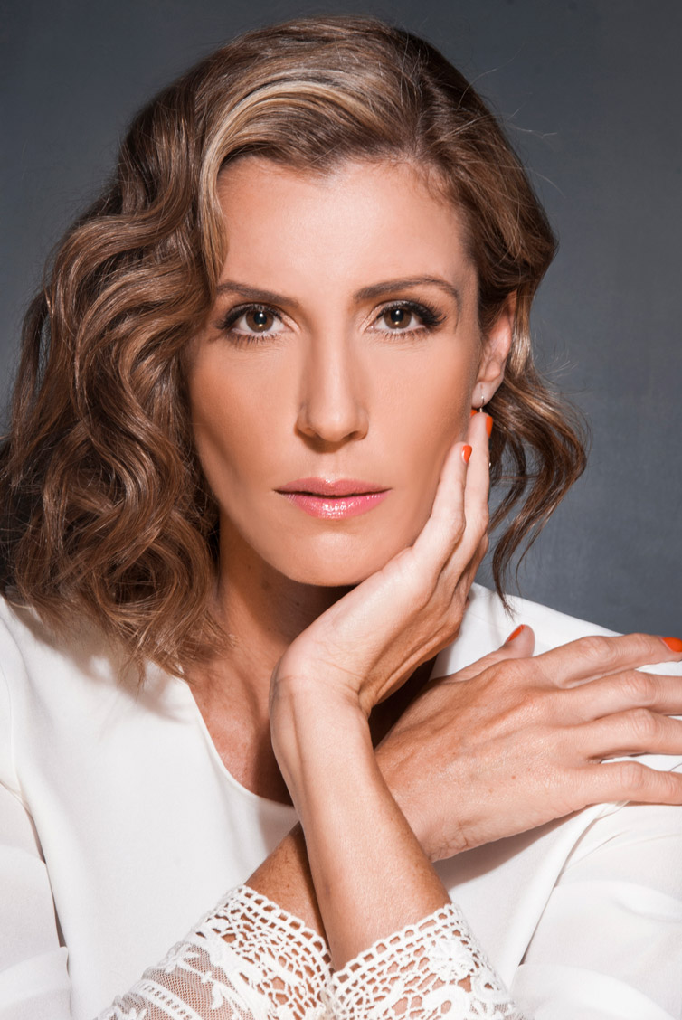 Carolina Mirabal es Carolina Chapellín | Gustavo Mirabal