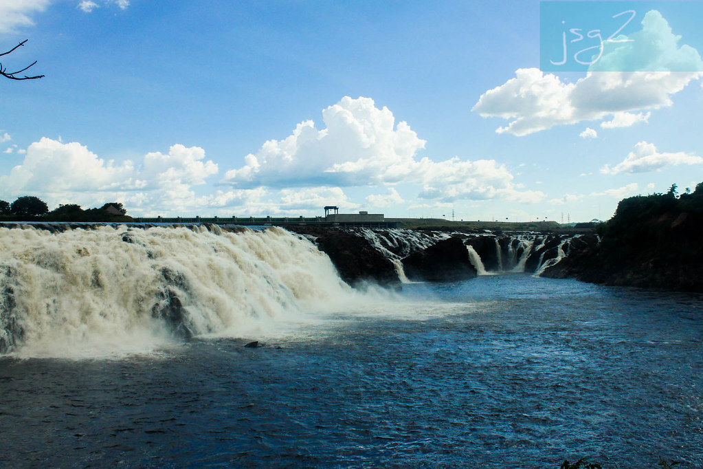 EN EL PARQUE LA LLOVIZNA – GUSTAVO MIRABAL